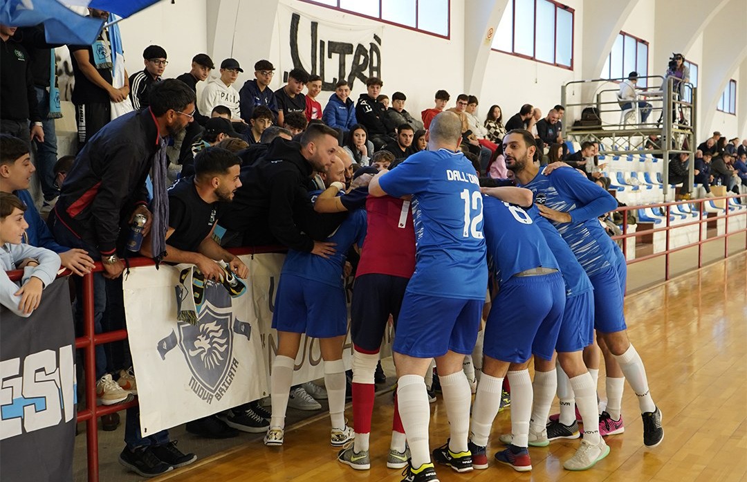 Regalbuto piazza calda, Promostand Futsal da percorso netto. “Siamo ripartiti così”