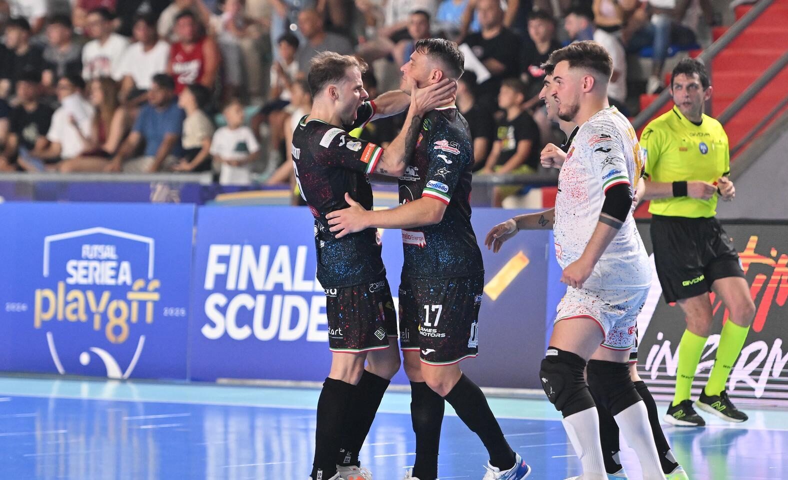 Colpo Meta al PalaVesuvio: MoMap Napoli sconfitto 2-0. Ora le Finals scudetto si trasferiscono a Catania FOTOGALLERY