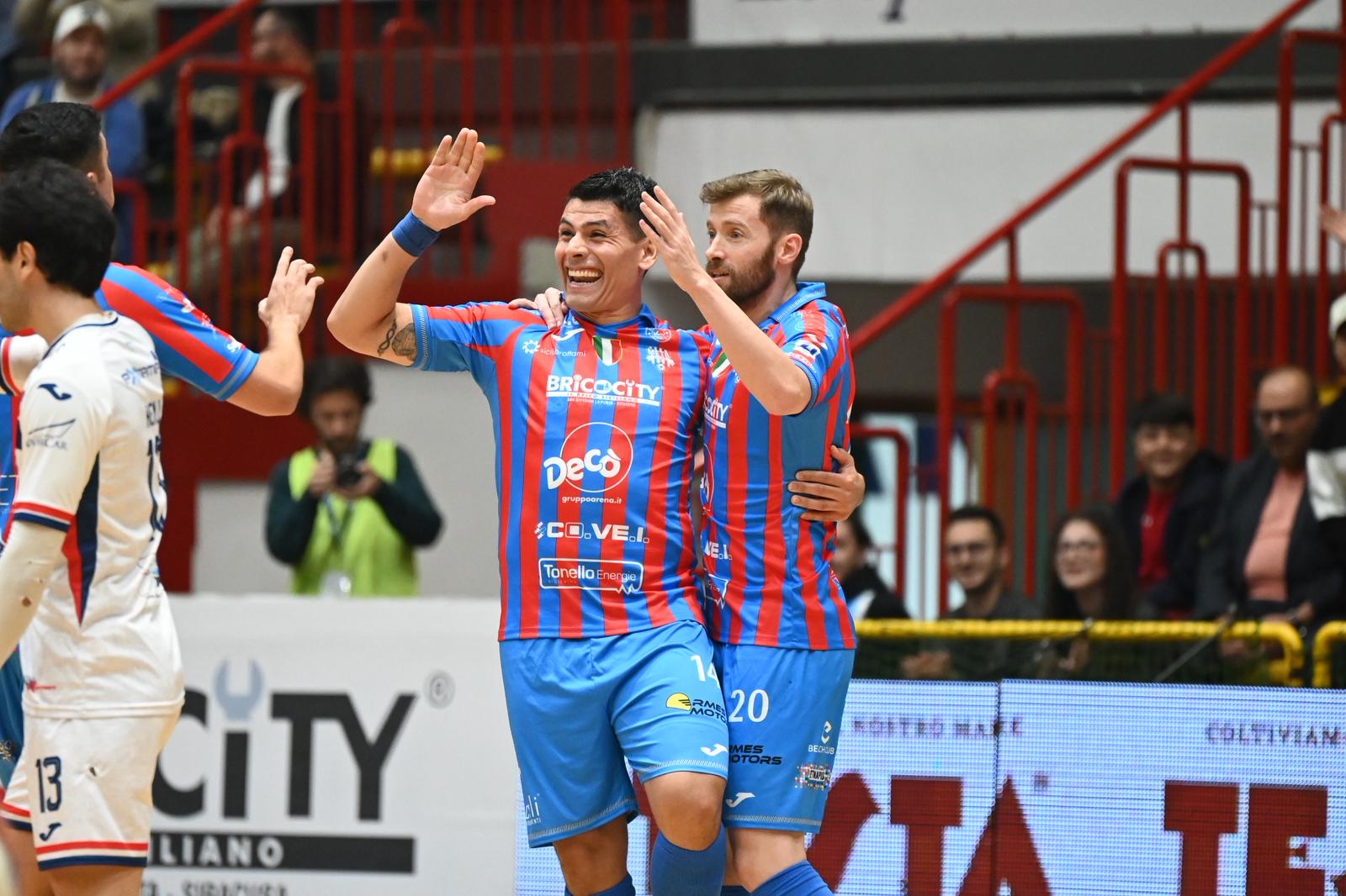 Serie A KINTO, Meta Catania pigliatutto: vince lo scontro diretto con la Feldi e si prende la vetta. CDM-L84, pari e patta nello Sky Match
