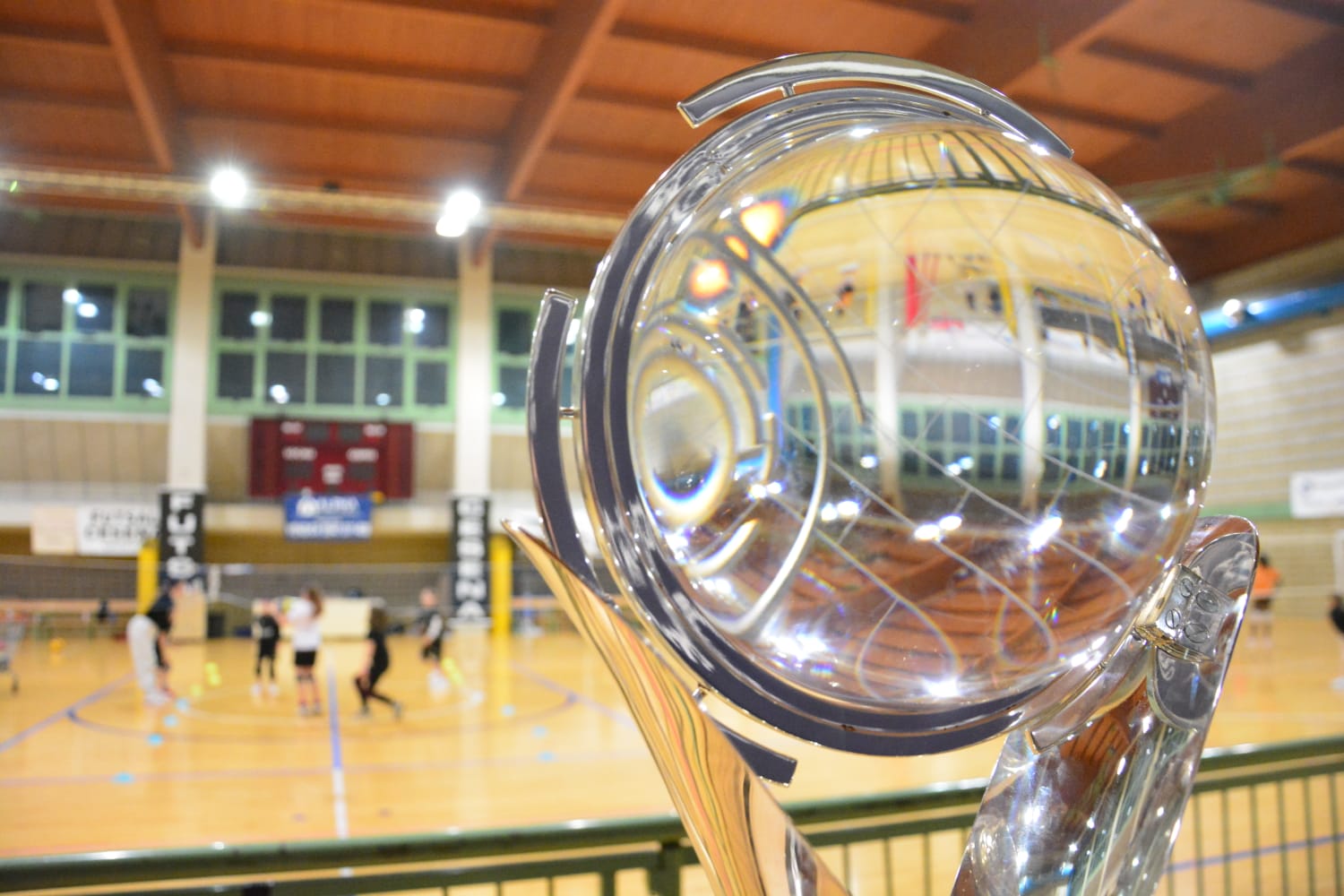 Trophy Tour, Cesena abbraccia la UEFA Futsal Champions League. Ora le finaliste della Vitrifrigo Arena di Pesaro