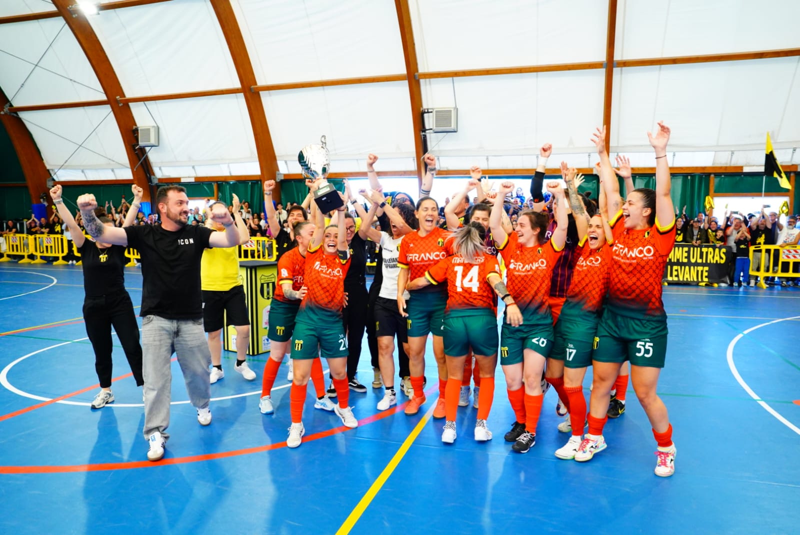La Serie A Tesys si allarga: bentornata Woman Napoli, benvenuto Levante Caprarica. Top Five e Infinity alla Final Four